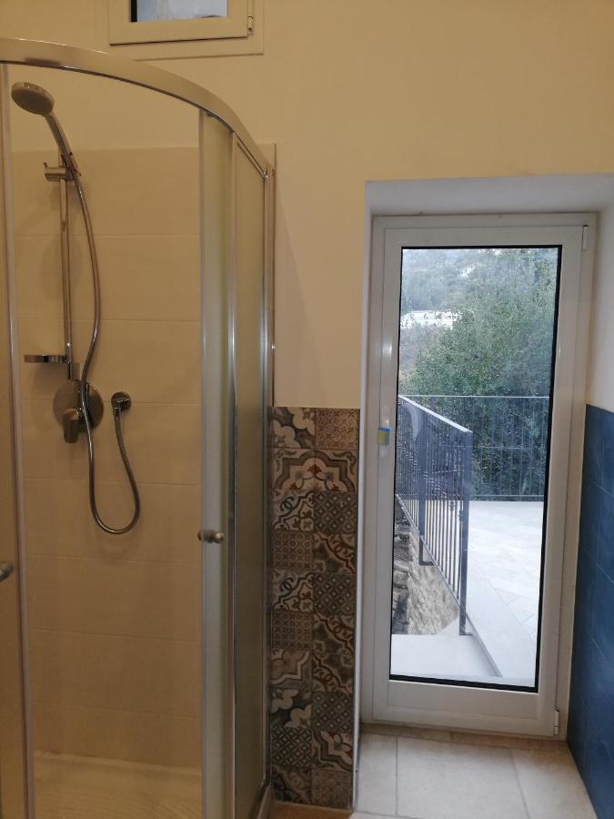 La Torretta Di Piero Con Terrazzi E Parcheggio Privato Citra Zero Zero Ottanta 31Lst0282 Apartment Imperia Bagian luar foto