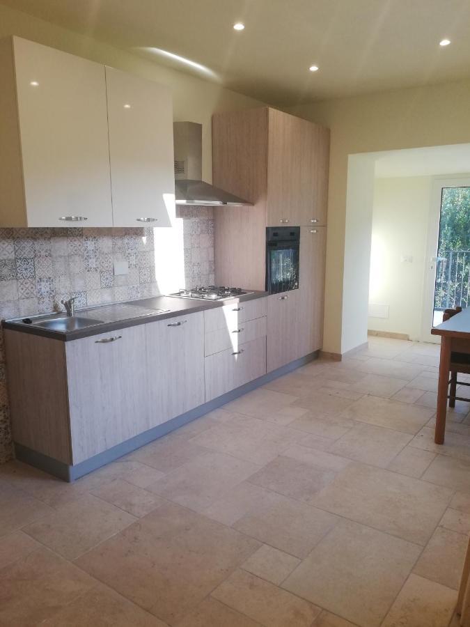 La Torretta Di Piero Con Terrazzi E Parcheggio Privato Citra Zero Zero Ottanta 31Lst0282 Apartment Imperia Bagian luar foto