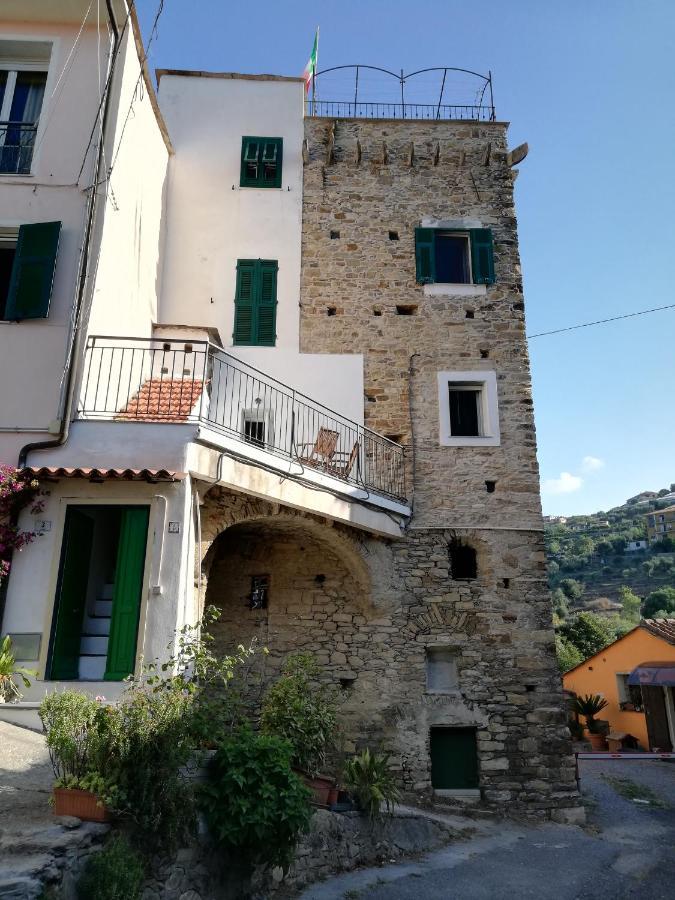 La Torretta Di Piero Con Terrazzi E Parcheggio Privato Citra Zero Zero Ottanta 31Lst0282 Apartment Imperia Bagian luar foto