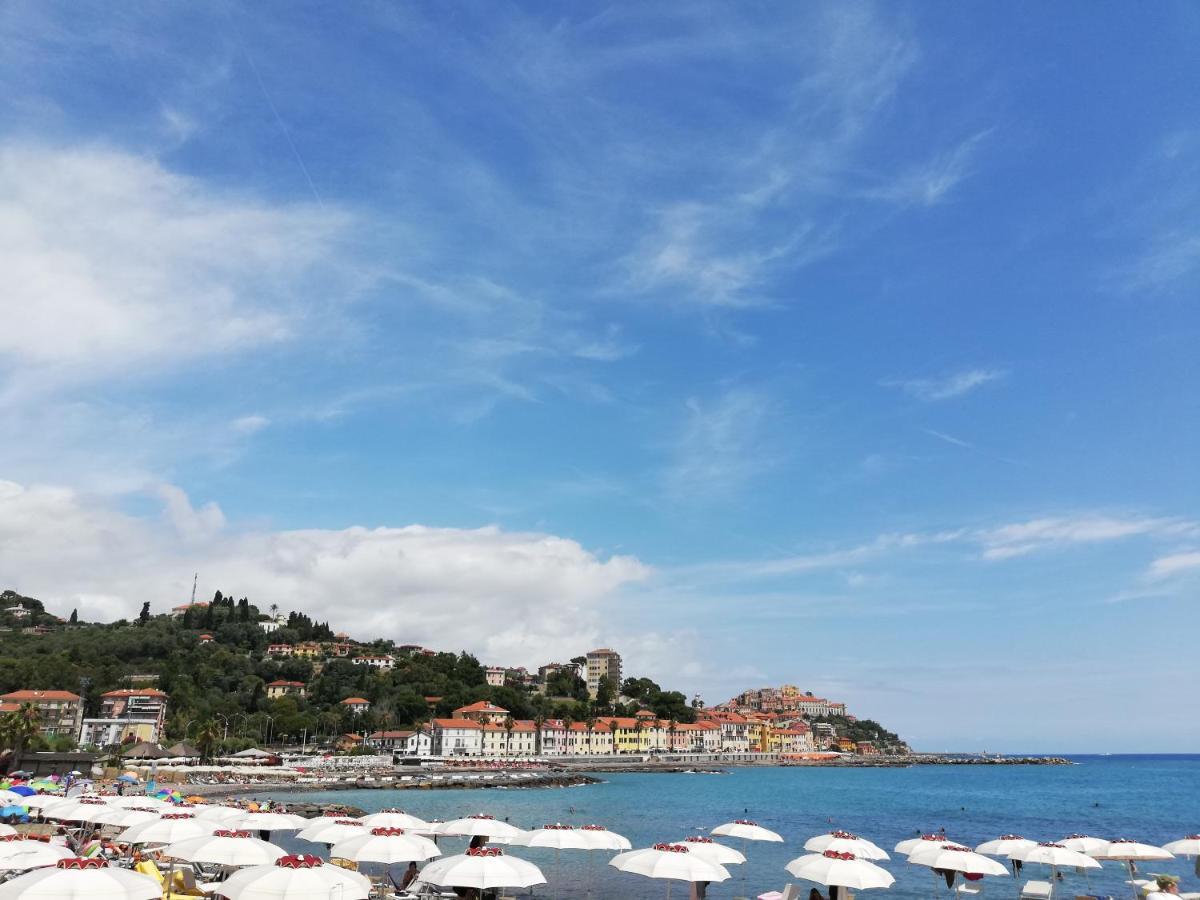 La Torretta Di Piero Con Terrazzi E Parcheggio Privato Citra Zero Zero Ottanta 31Lst0282 Apartment Imperia Bagian luar foto
