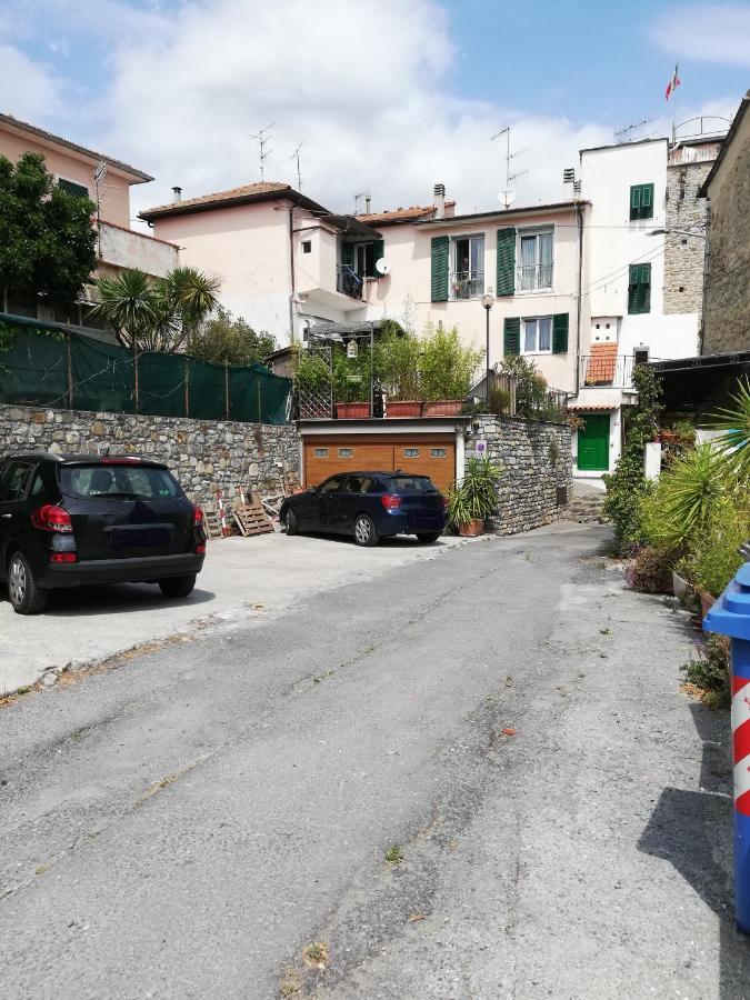 La Torretta Di Piero Con Terrazzi E Parcheggio Privato Citra Zero Zero Ottanta 31Lst0282 Apartment Imperia Bagian luar foto