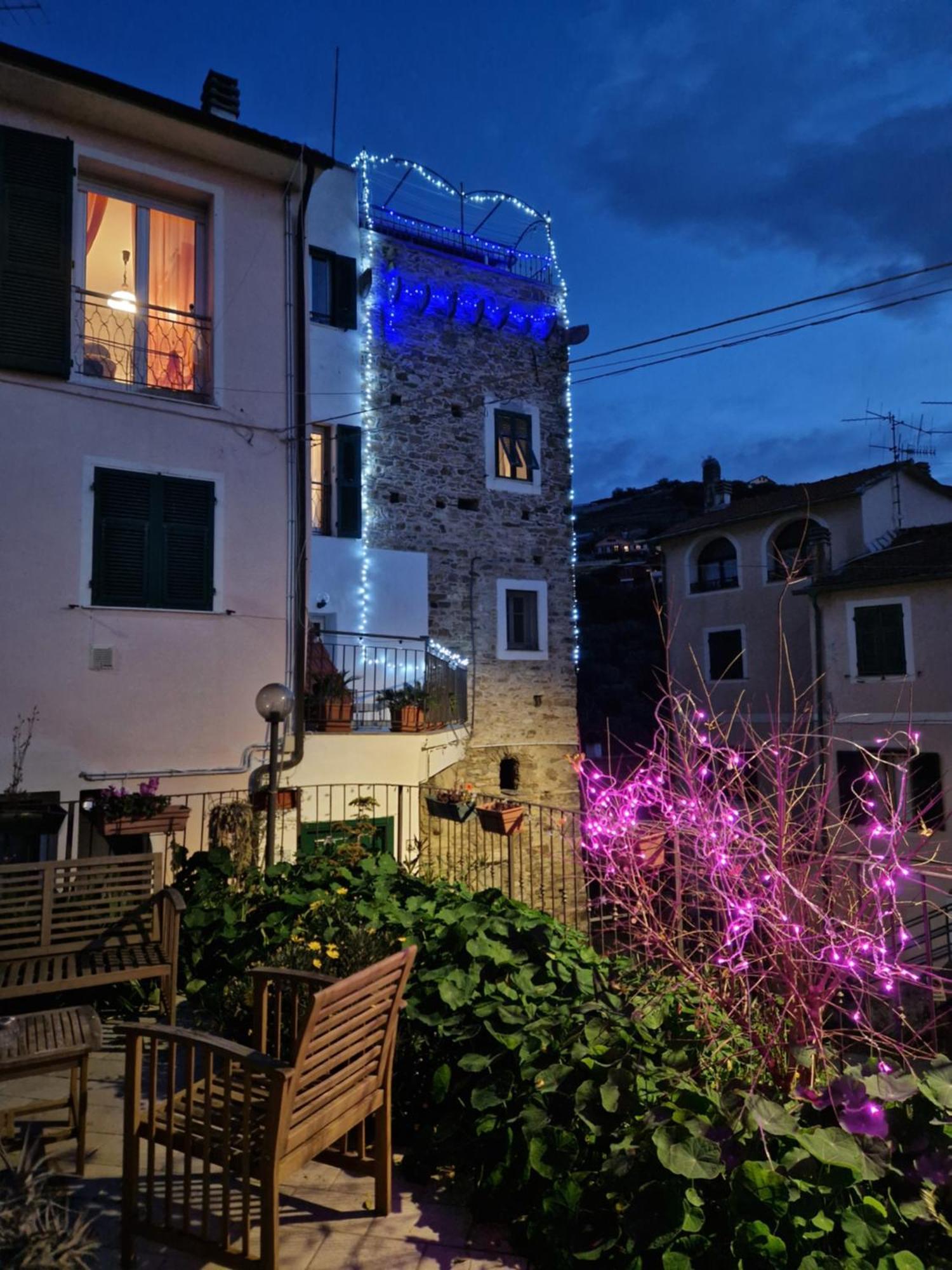 La Torretta Di Piero Con Terrazzi E Parcheggio Privato Citra Zero Zero Ottanta 31Lst0282 Apartment Imperia Bagian luar foto
